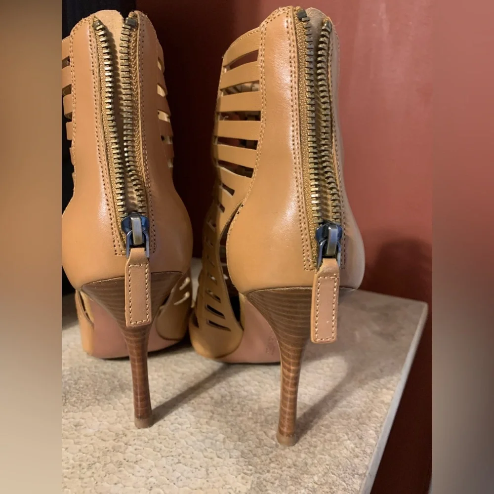 Nine West Bessy Tan Leather Bootie Size 7 - Picture 8 of 10